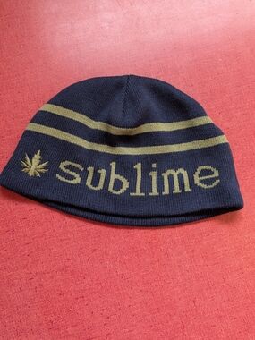 Sublime Knit Beanie Skull Cap Skater Vintage 90s Y2K Biodomes Weed Leaf